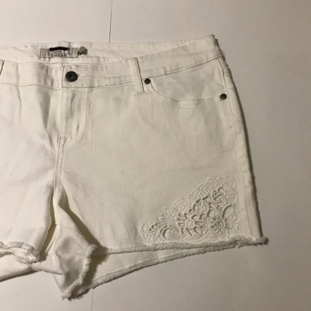 Torrid white denim lace shorts